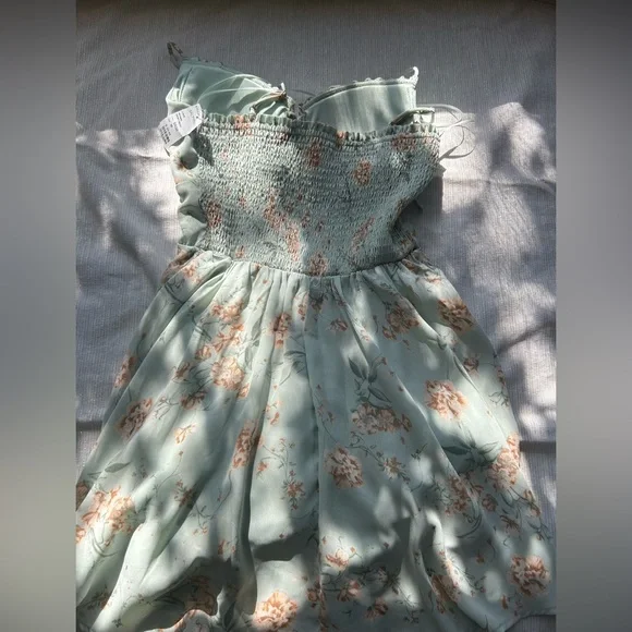 Sage green dress - Picture 2 of 3